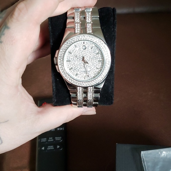 Bulova mens watch one month old - Picture 5 of 5